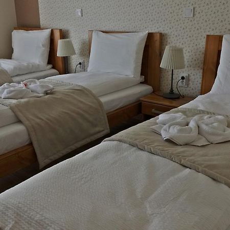 Alice Panzio Gold Bed & Breakfast Kalocsa Exterior foto