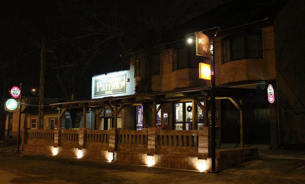 Alice Panzio Gold Bed & Breakfast Kalocsa Exterior foto
