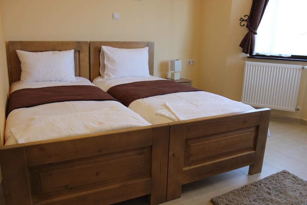 Alice Panzio Gold Bed & Breakfast Kalocsa Cameră foto