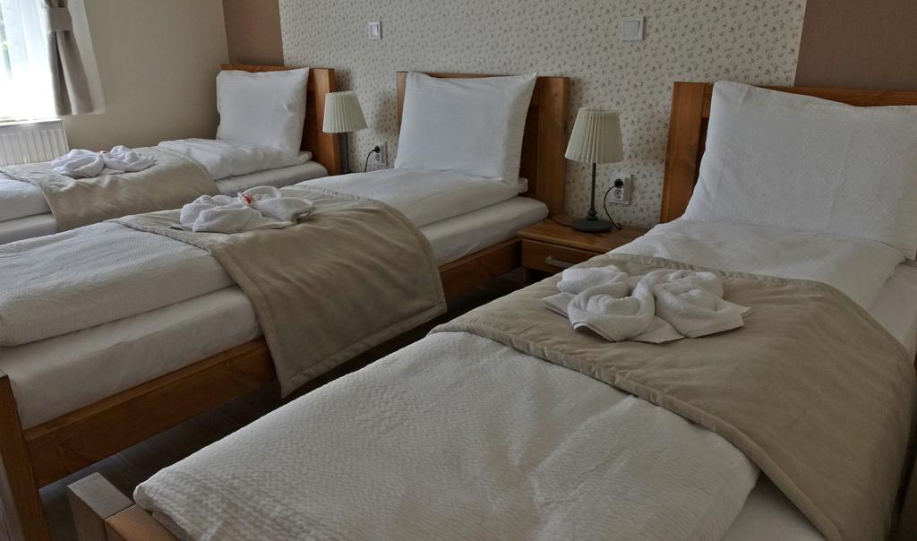 Alice Panzio Gold Bed & Breakfast Kalocsa Exterior foto